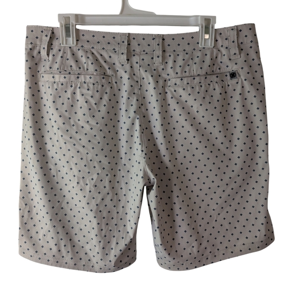 Hudson & Barrow Men's White Patterned Shorts - Picture 3 of 5